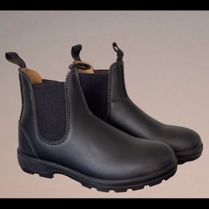 AQUATHERM | NWT Bryanna Leather Chelsea Boots